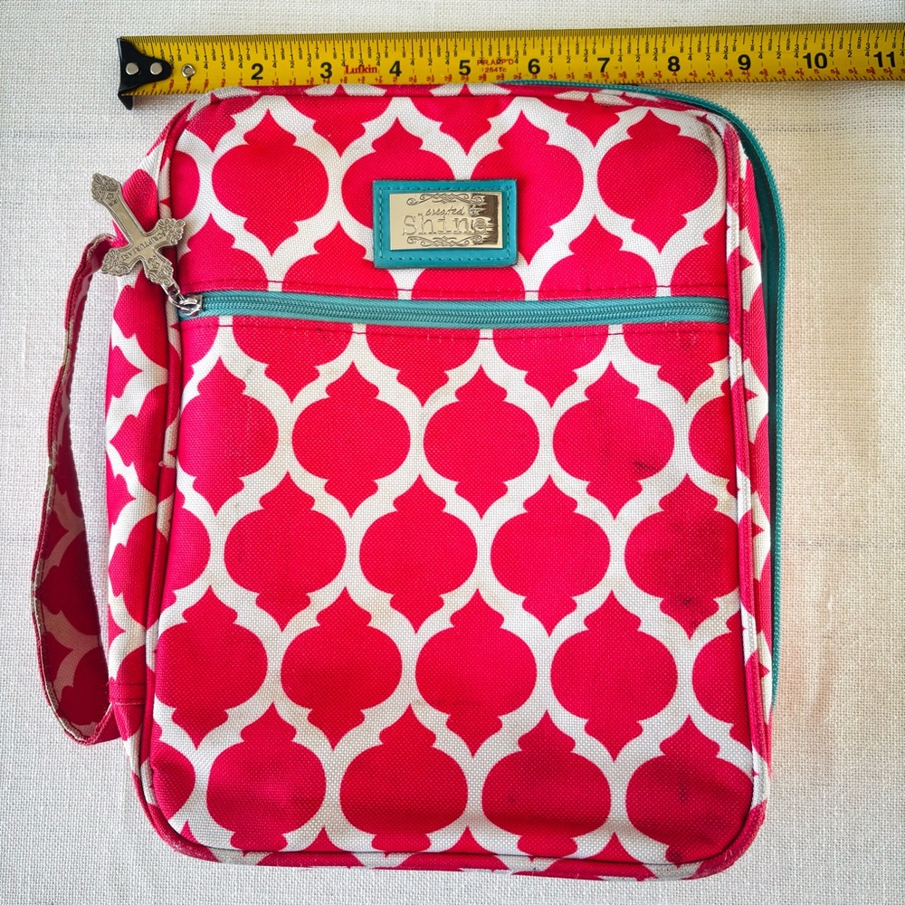 Mary Square Pink Bible Case Cover for Women with Zipper and Handle - Picture 3 of 8